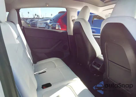 2023 Tesla Model Y Awd/Long Range Dual Motor All-Wheel Drive из США, поврежденный, VIN 7SAYGAEE5PF886680